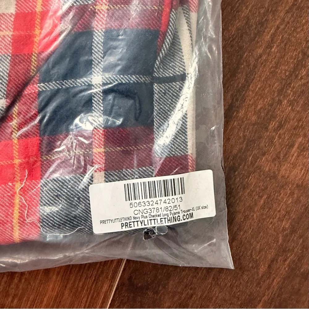 NWT PRETTYLITTLETHING Navy Plus Checked Long Pyjama Trouser
